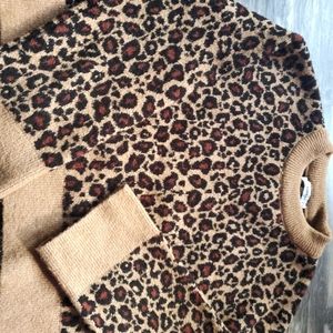 Zara leopard print sweater size medium,  colors beige and black with bro…